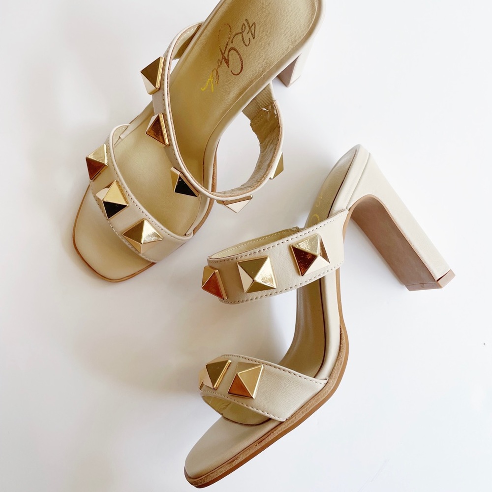Chinese Laundry Lara Leather Cream Heel